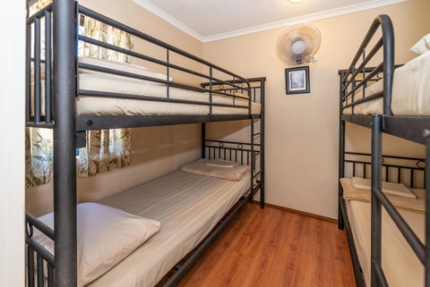 Oasis Tourist Park - Accommodation Directory 17