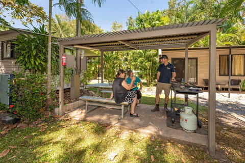 Oasis Tourist Park - Accommodation Directory 5