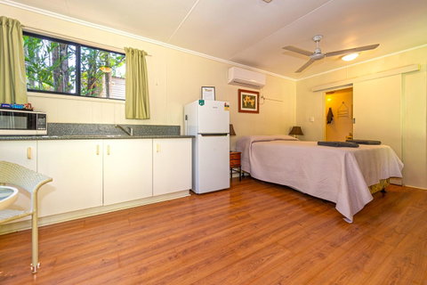 Oasis Tourist Park - Accommodation Directory 8