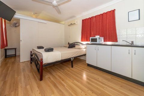 Oasis Tourist Park - Accommodation Directory 16