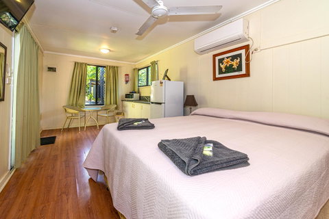 Oasis Tourist Park - Accommodation Directory 9