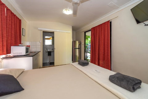 Oasis Tourist Park - Accommodation Directory 12