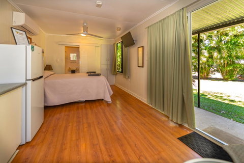 Oasis Tourist Park - Accommodation Directory 7