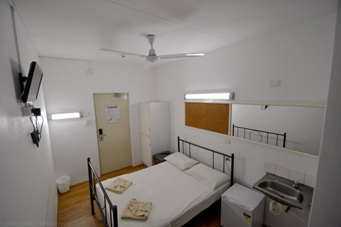 Chillis Backpackers - Accommodation Directory 5