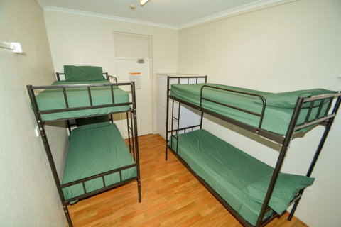Chillis Backpackers - Accommodation Directory 7