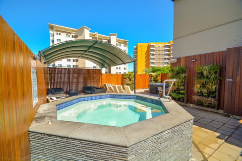 Chillis Backpackers - Accommodation Directory 0