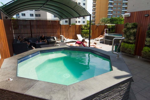 Chillis Backpackers - Accommodation Directory 4