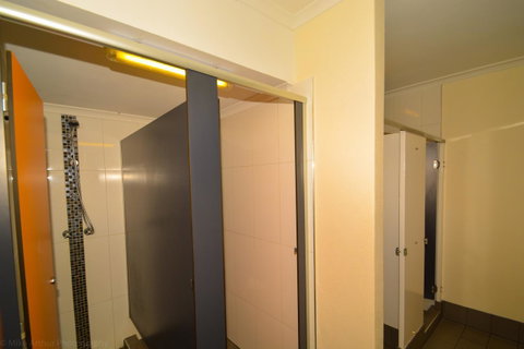 Chillis Backpackers - Accommodation Directory 11