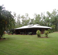 DARWIN'S SHADY ACRES RETREAT - Accommodation Directory