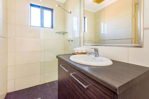 Quality Hotel Darwin Airport - Accommodation Directory 20