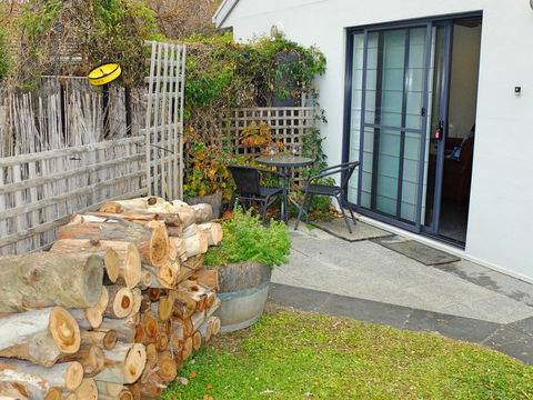 Rock Wallaby - Accommodation Directory 2