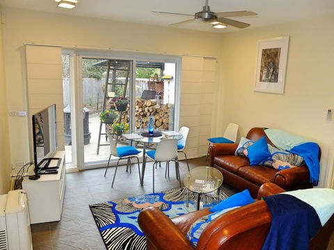 Rock Wallaby - Accommodation Directory 0