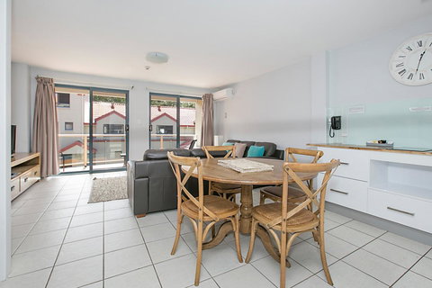 Nelson Bay Breeze - Accommodation Directory 12