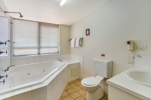 Nelson Bay Breeze - Accommodation Directory 27