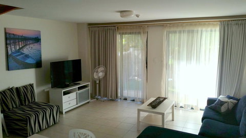 Nelson Bay Breeze - Accommodation Directory 7
