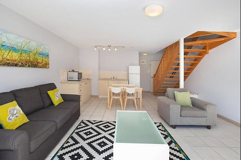 Nelson Bay Breeze - Accommodation Directory 18