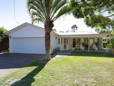 Bonito', 26 Bonito Street - Pet Friendly Housewith Aircon - Accommodation Directory 0