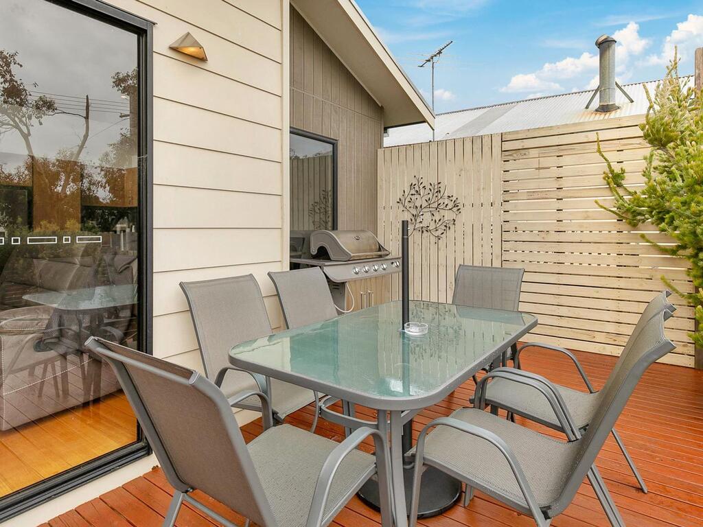 Sunset Strip VIC Accommodation Directory