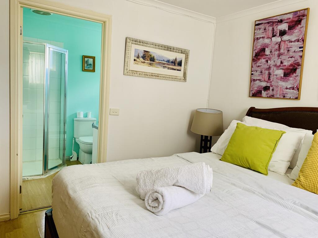Knoxfield VIC Accommodation Directory