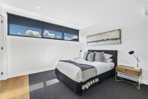 Brand New Beachside Studio Apartment - Accommodation Directory 0