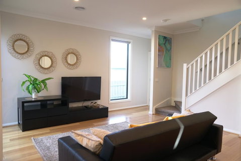 Brand New House Near Box Hill - Accommodation Directory 2