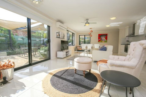 Bright Uptown - Accommodation Directory 0