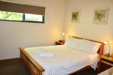 Bright Woodlands Retreat - Accommodation Directory 3
