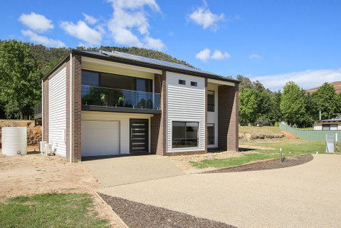 BrightAway - Accommodation Directory 2
