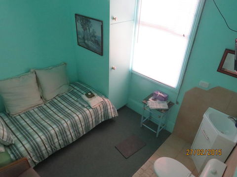 Bristol House Accommodation - Accommodation Directory 3