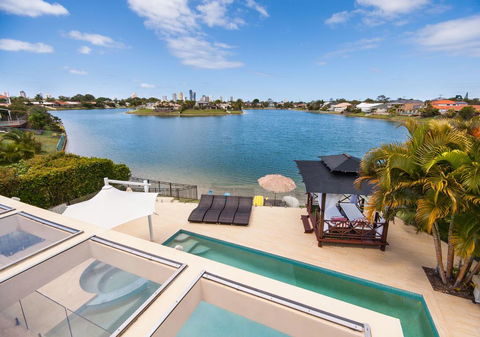 Broadbeach Waterfront Holiday House - Accommodation Directory 0