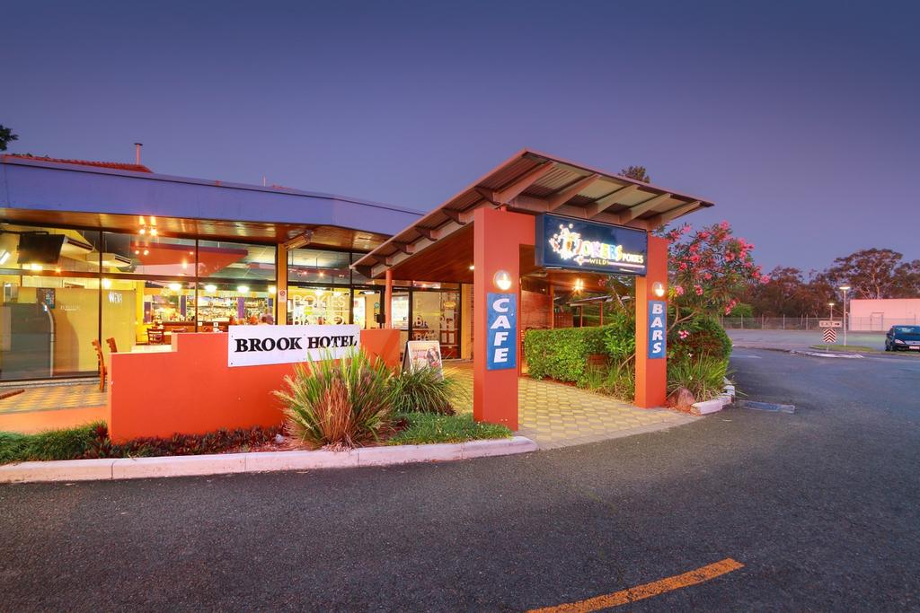 Everton Hills QLD Accommodation Directory