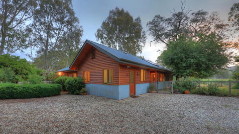 Buffalo River Homestead - Accommodation Directory 1