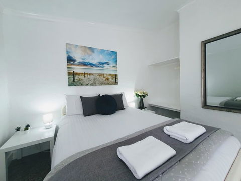 Busselton Holiday Units - Accommodation Directory 0