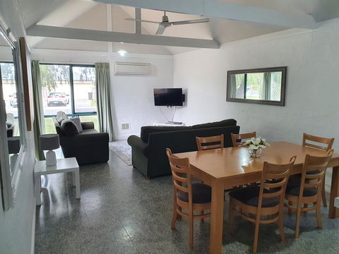 Busselton Holiday Units - Accommodation Directory 1