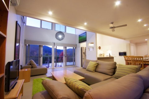 Cadence At Bright - Luxury Accommodation - Accommodation Directory 0
