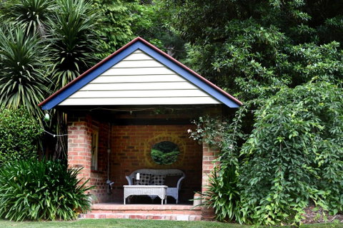 Cambridge Cottages - Accommodation Directory 1