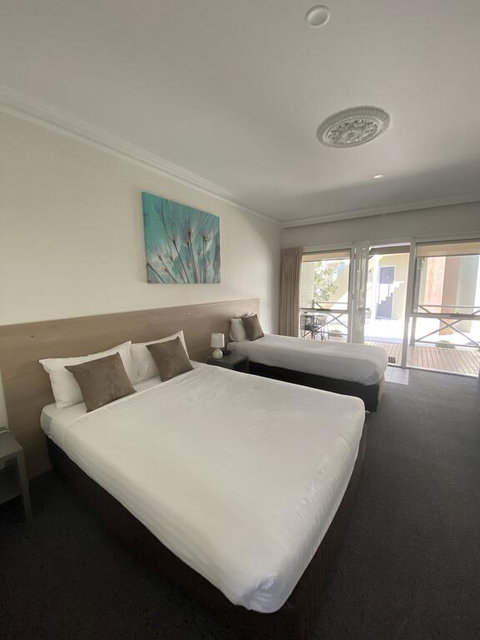 Campaspe Lodge - Accommodation Directory 2