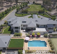 Canberra Luxury Estate - Accommodation Directory