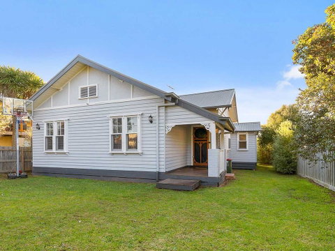 Cape Hays - Accommodation Directory 0