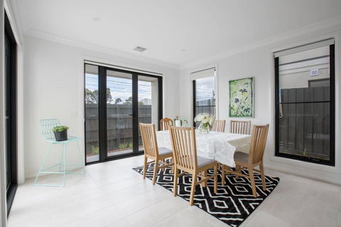 Captivating Large 4BR@Narre Warren - Accommodation Directory 3
