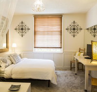 Carlton Room With a View - Car Park - Accommodation Directory