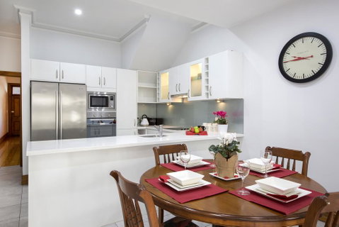 Carrington Charm - CBD - WiFi - Parking - Accommodation Directory 3