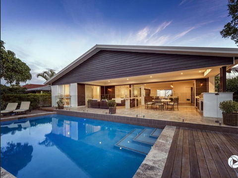 Casa Royale - Accommodation Directory 0