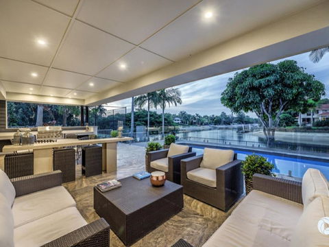 Casa Royale - Accommodation Directory 1
