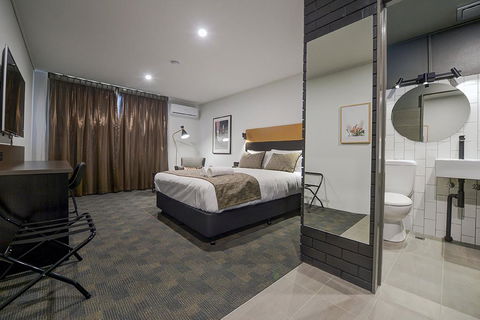 CBD Motor Inn - Accommodation Directory 0