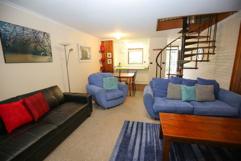 Cedar Holiday Units - Apartment 2 - Accommodation Directory 1