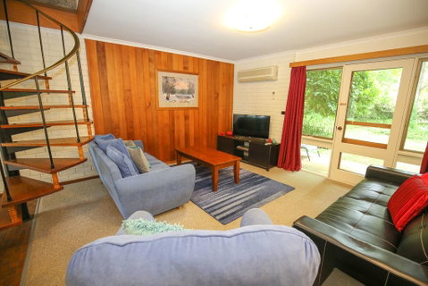Cedar Holiday Units - Apartment 2 - Accommodation Directory 0
