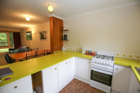 Cedar Holiday Units - Apartment 2 - Accommodation Directory 3