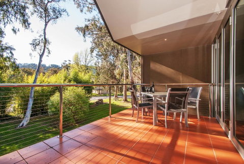 Centenary Peaks - Accommodation Directory 3