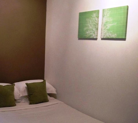 Centennial Inn On Bathurst - Accommodation Directory 2